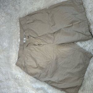 H&M Men's Cargo Shorts in Beige